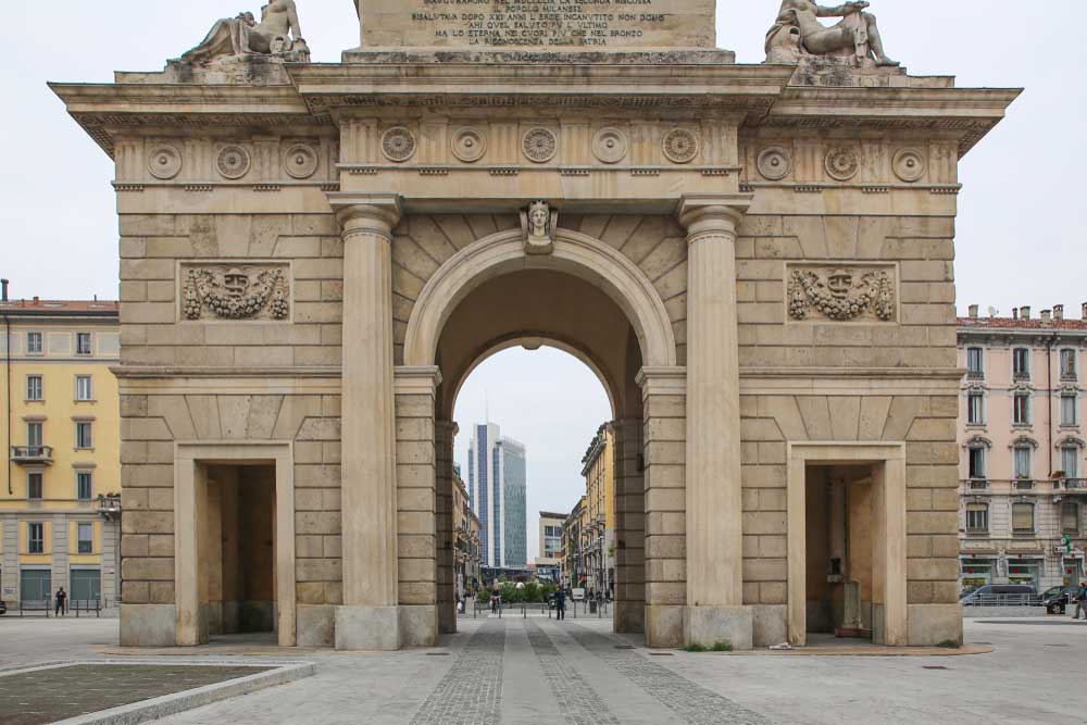 Corso Como y, al fondo, los rascacielos de la Piazza Gae Aulenti.
