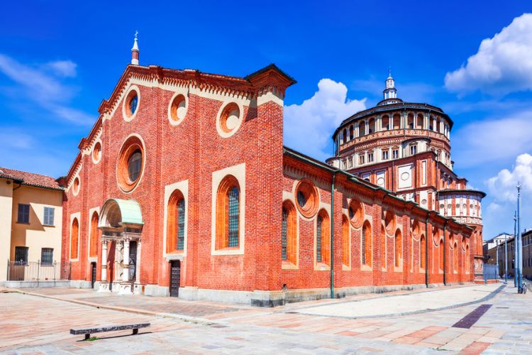 facciata e cupola di santa maria delle grazie a milano